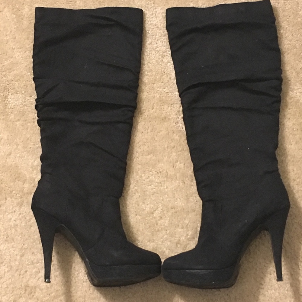 🎩 Super Cute Black Boots 🎩